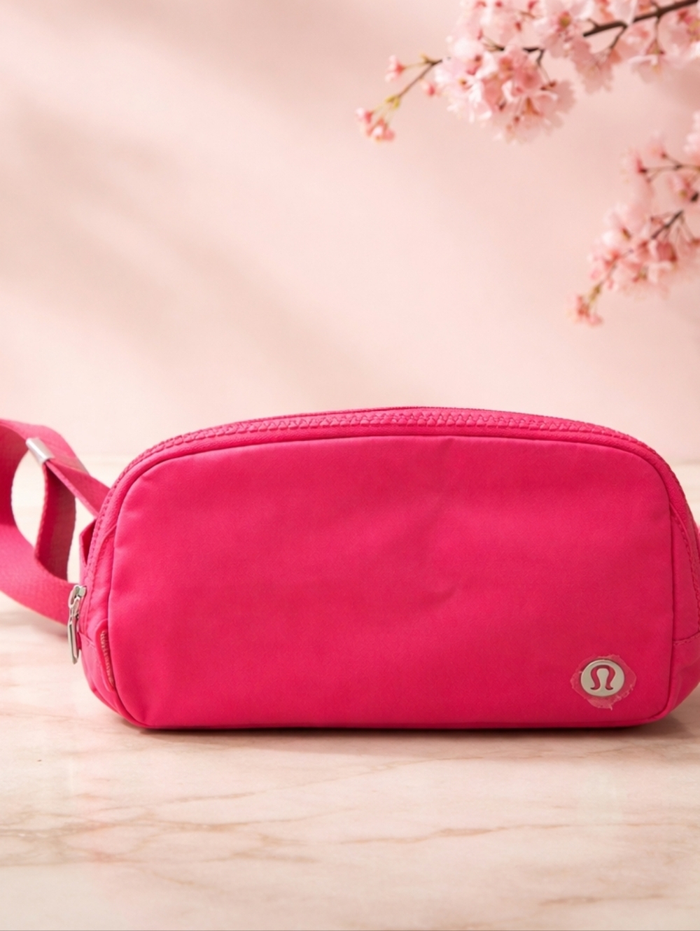 Lululemon Everywhere Women's Belt Bag Bright Pink NWT